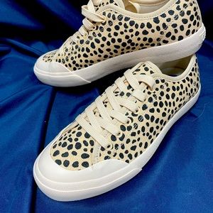 Dolce Vita Sneaker size 7.5